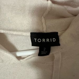 Lightweight hooded top